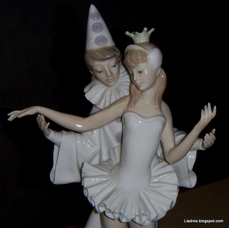 lladros Lladro 4882 Carnival Couple Pierrot & Ballerina Figurine
