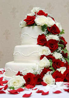 roses on christmas cake red and white christmas wedding cake pictures