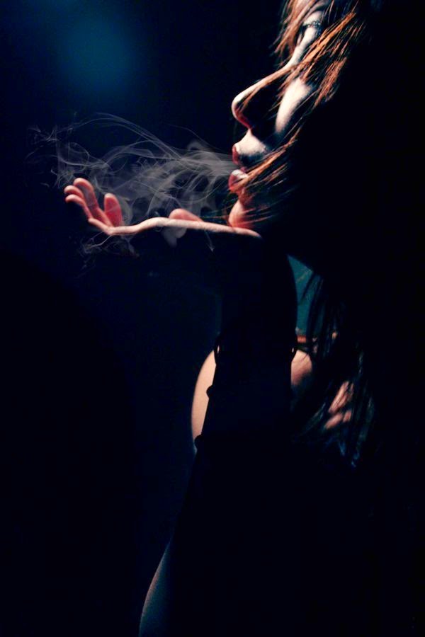 Avatar con gái hút thuốc đẹp