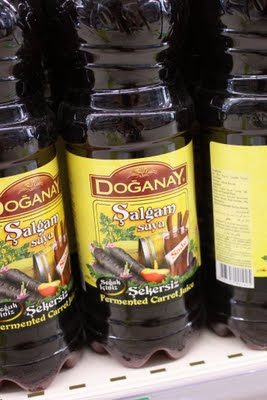 Au supermarché turc : şalgam Au supermarché turc : şalgam