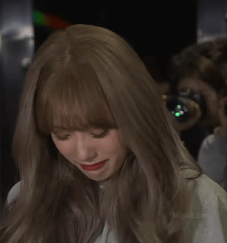 뒤늦게 울음 터진 우주소녀 루다