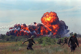 NAPALM CERCA DE LAS TROPAS DE EE.UU (1966)