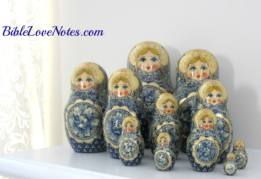 1Minute Bible Love Notes Russian Stacking Dolls