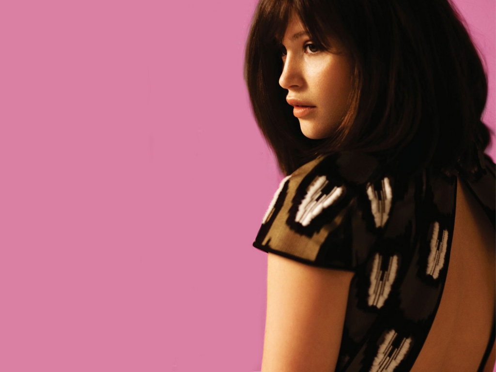 http://1.bp.blogspot.com/-NYKQDck-8-8/Tl_K0W5vJ8I/AAAAAAAACe4/jc07_ZtZzlo/s1600/CELEBRITY_Gemma_Arterton.jpg