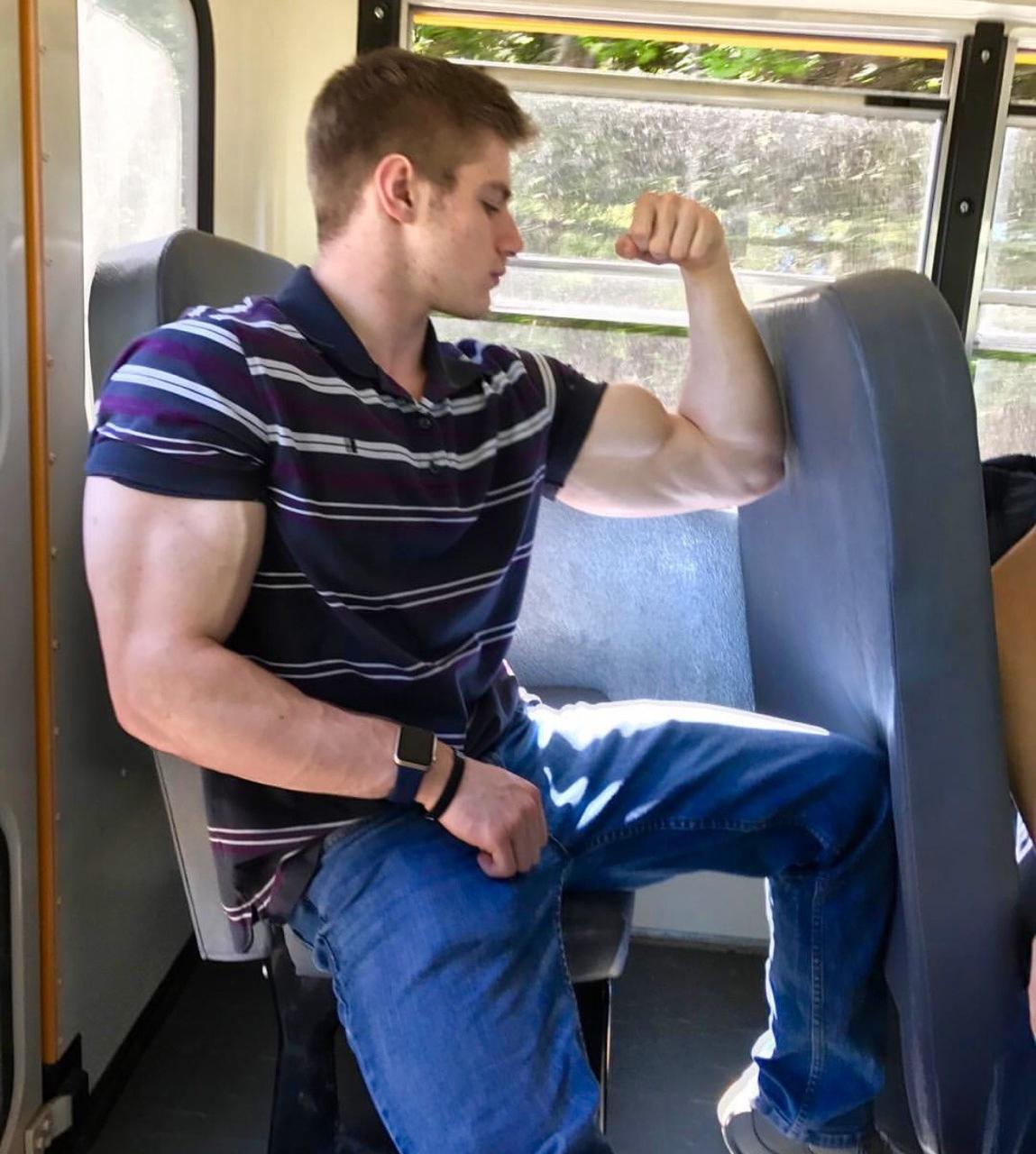 Hung muscleboy goes over mans