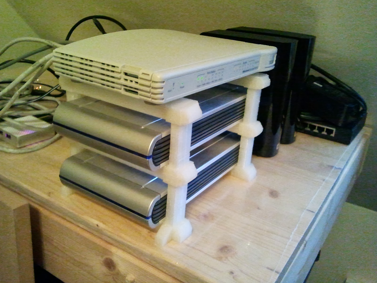 NAVNiStuff Custom 3D printed external hard drive rack