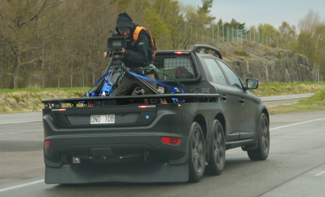 6-wheel Volvo XC60 camera car filming