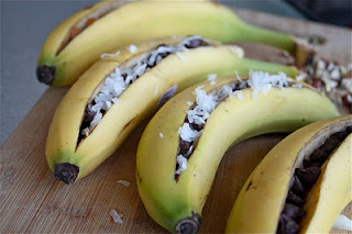 Banana Trivia, Bananas, A curious way, imagination, Bananas, Banana Facts, Eating Bananas