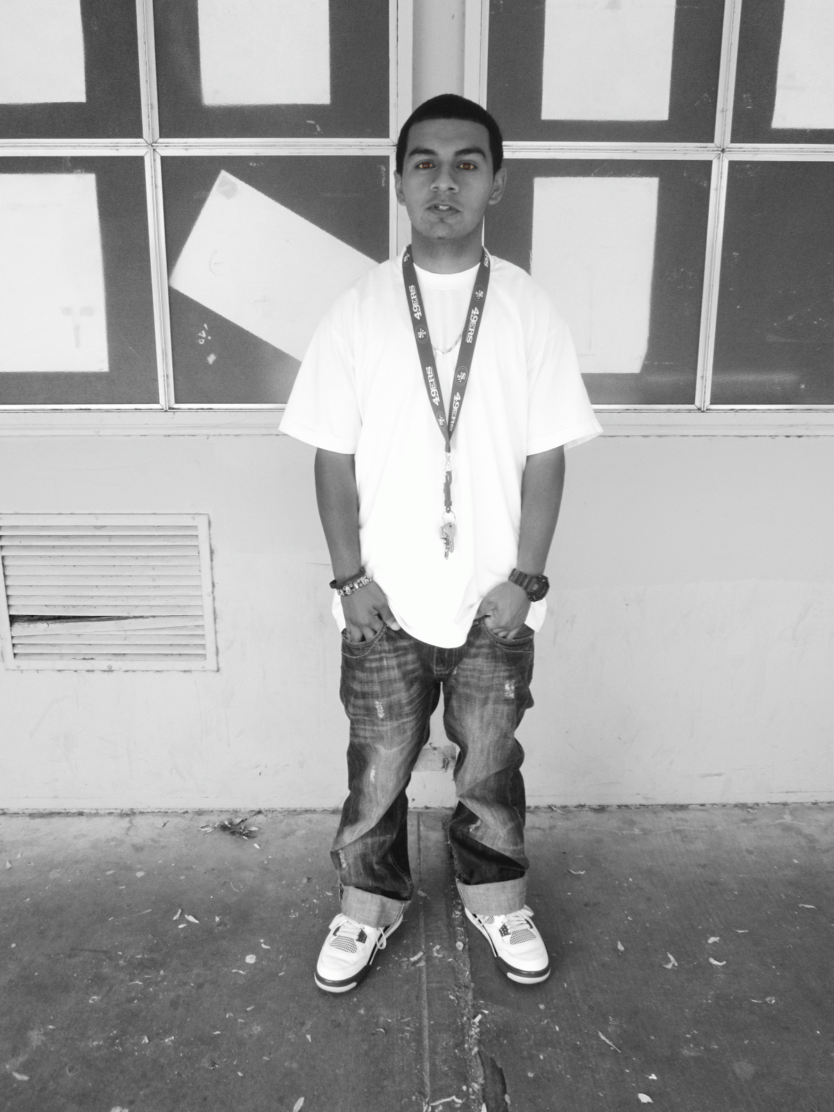 Enrique Lara' Multimedia Blog Black & White with color