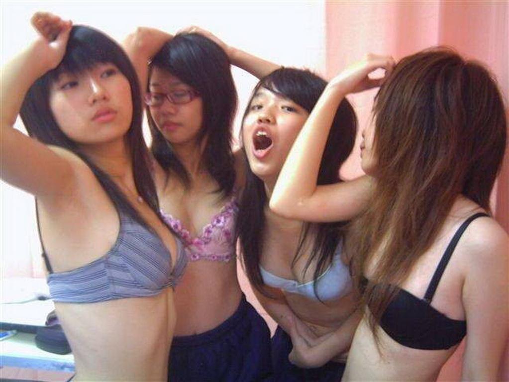 Japanese girl nude self photo