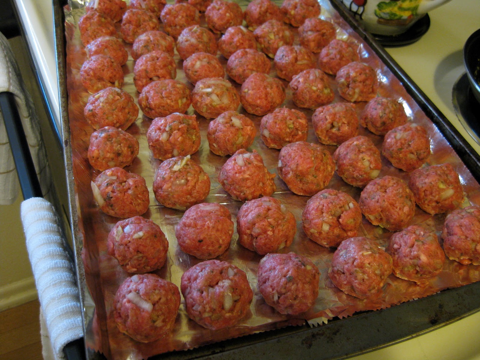 Chow Bella Herbed Potluck Meatballs