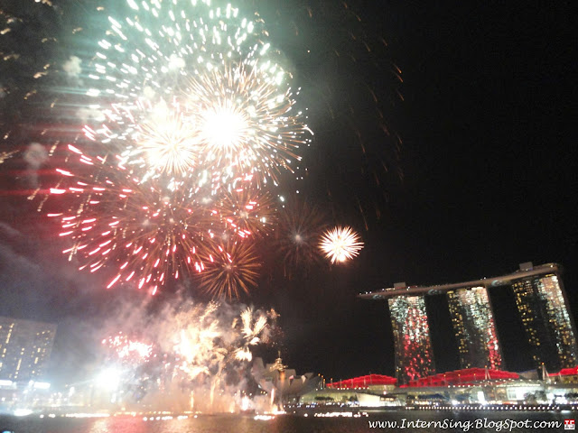 singapour-national-day-vue-parade-feu-artifice-marina-bay