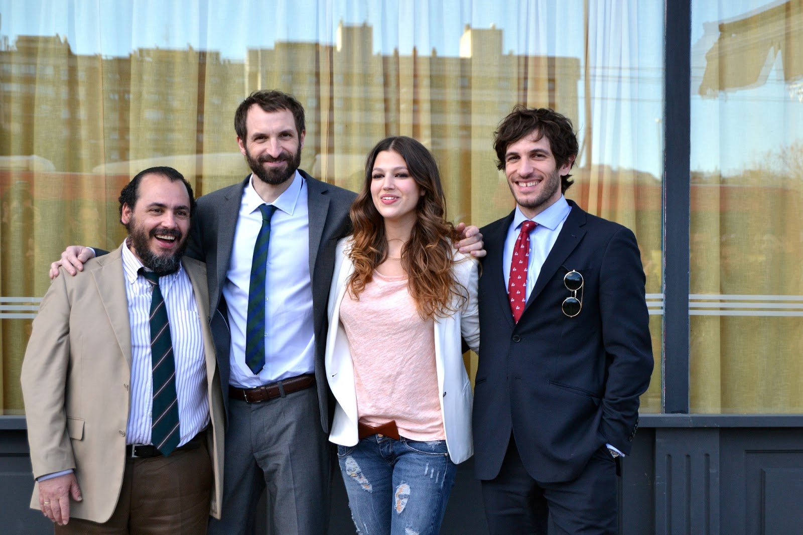 Reparto de ¿Quién mató a Bambi? en un dia de rodaje con prensa