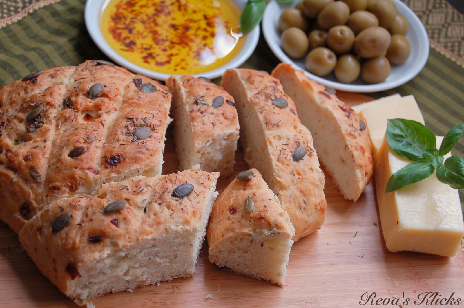 Kaarasaaram Potato Onion Bread