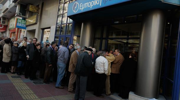 E se le cose cominciassero a precipitare? (I parte) - Pagina 18 Run+on+greek+banks