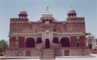 Tours of India-Shiv Bari Temple