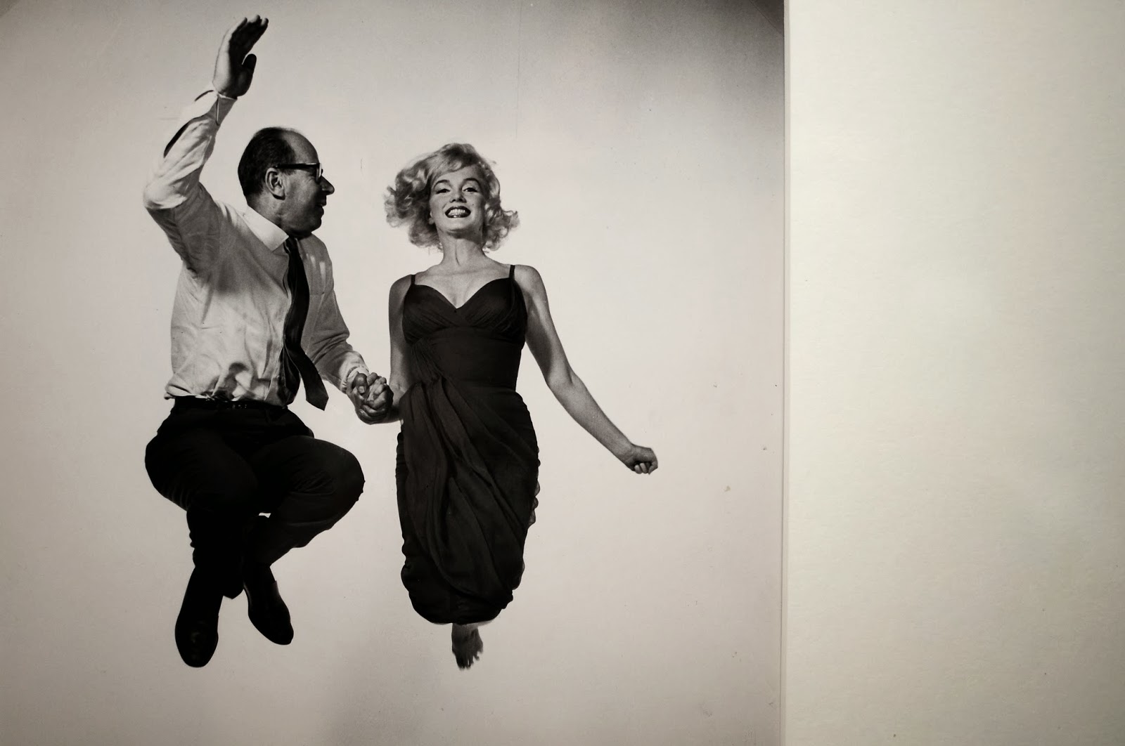 Marilyn Monroe jumping Harlsman photography