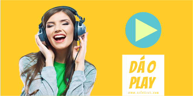 Dá-o-play mulher-ouvindo-música