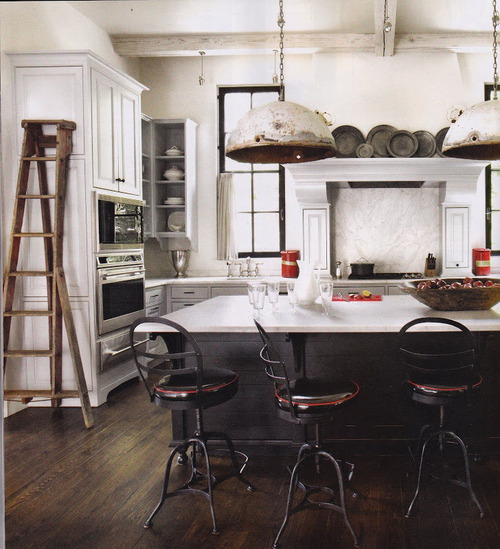 * T h e * V i s u a l * V a m p * What Does A Little Paris Kitchen