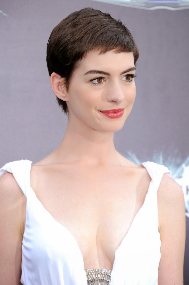 Anne Hathaway's Short Hair Style