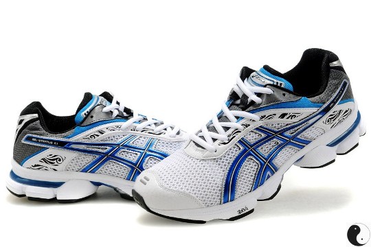 asics stratus