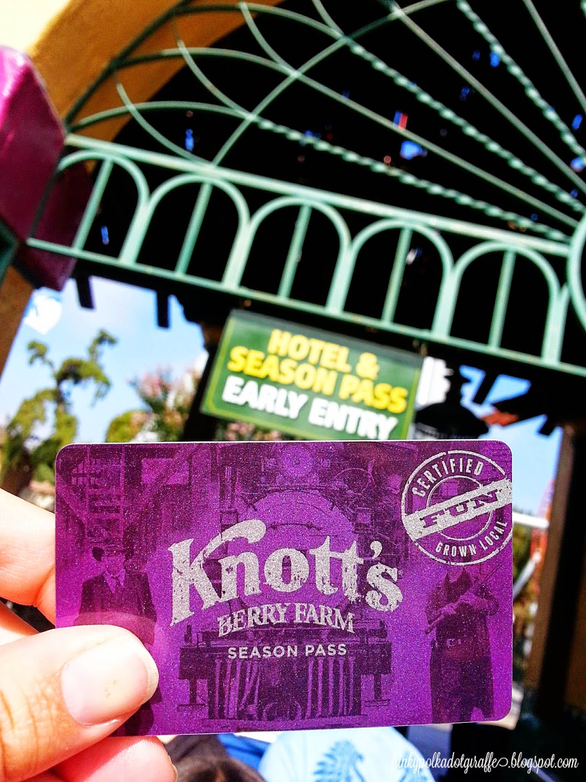 Knotts Berry farm Season Pass