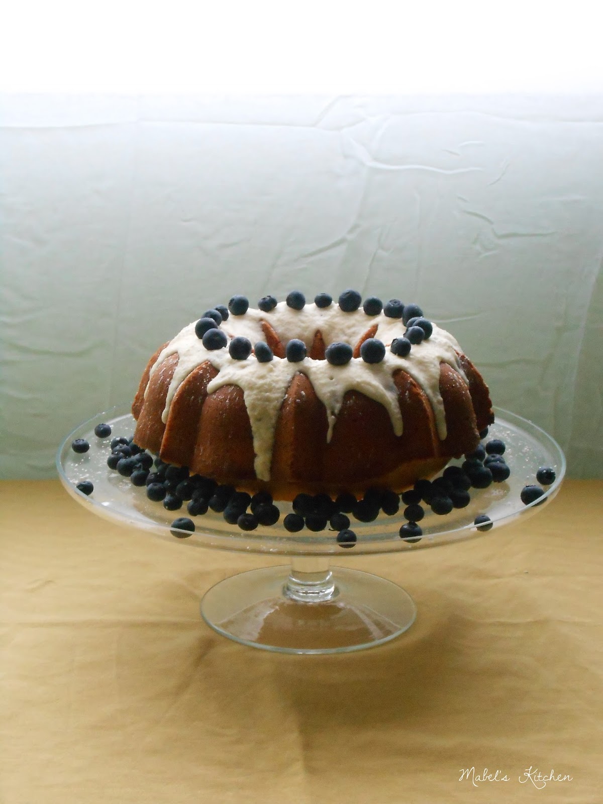 Bundt Cake de Limón con Glaseado de Limón y Arándanos (Lady Bird