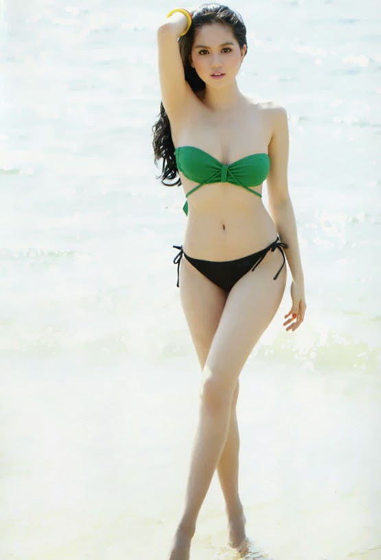 Những bức ảnh bikini đẹp nhất của Ngọc Trinh