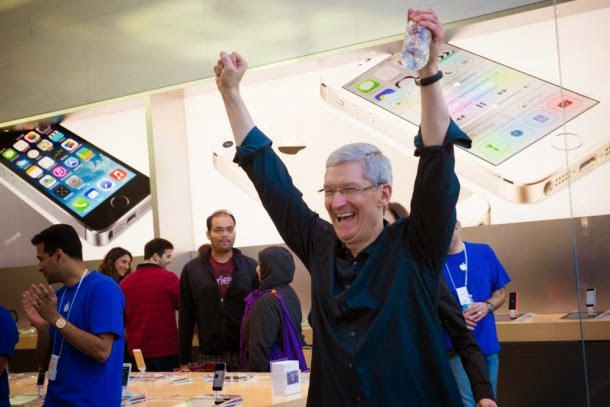 Tim Cook Earned $74 Million In 2013, Above HP CEO But Less Than Zuckerberg