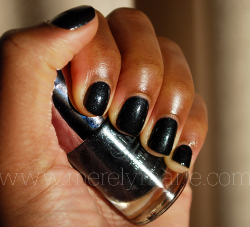 Another black nail color! I like it better than Black Diamond