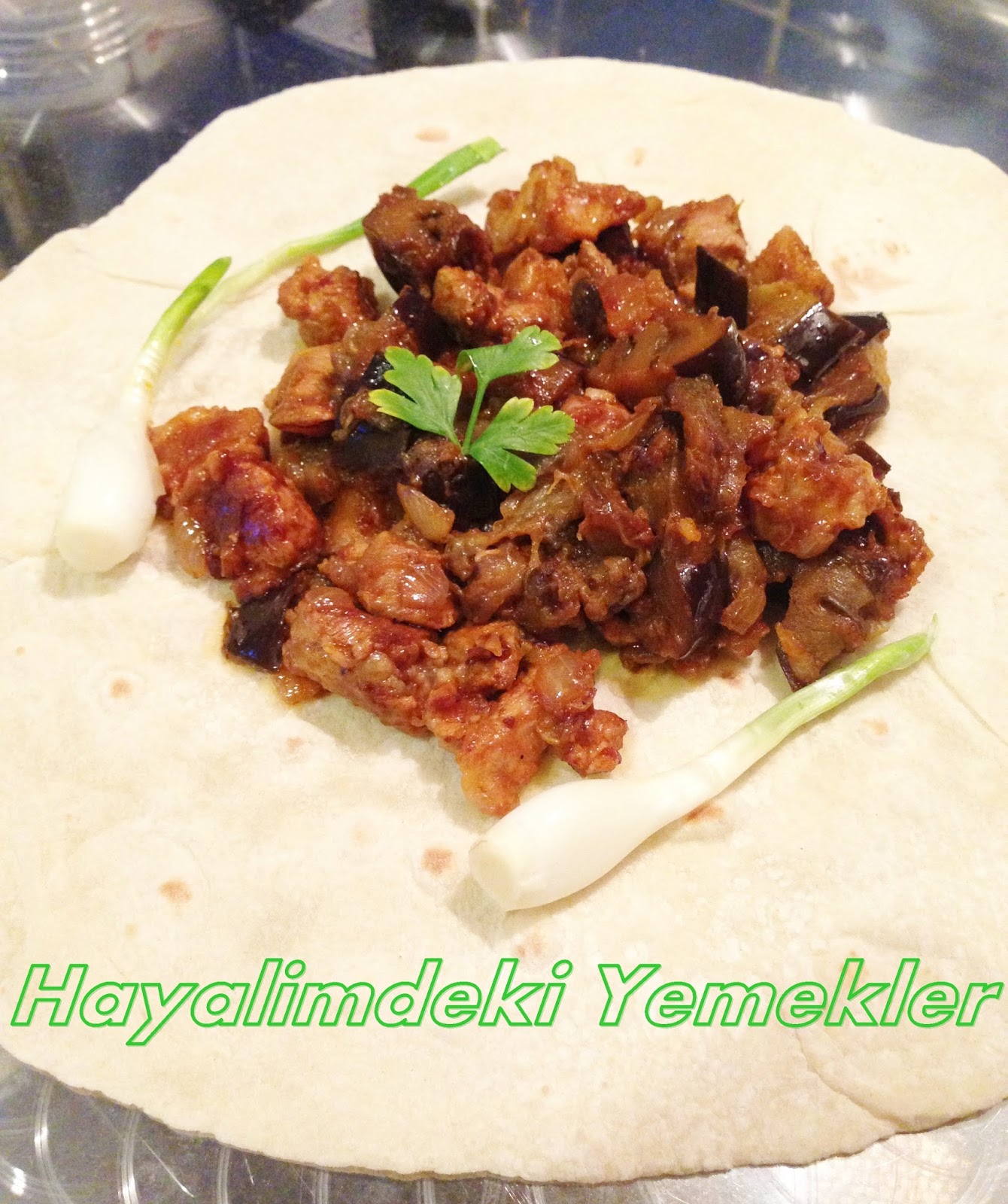 Közlenmiş Patlıcan ile Kolay Yemek Tarifi Resimli Yemek Tarifleri