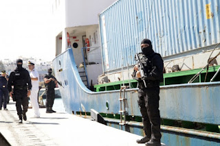 ΣΟΚ και ΔΕΟΣ…από τα ευρήματα στο πλοίο στην Κρήτη – Μισό εκατομμύριο σφαίρες και 5.000 όπλα σε μόλις…δύο από τα 14 κοντέινερ – Συνεχίζεται η καταμέτρηση των αρχών (φωτο and βίντεο)