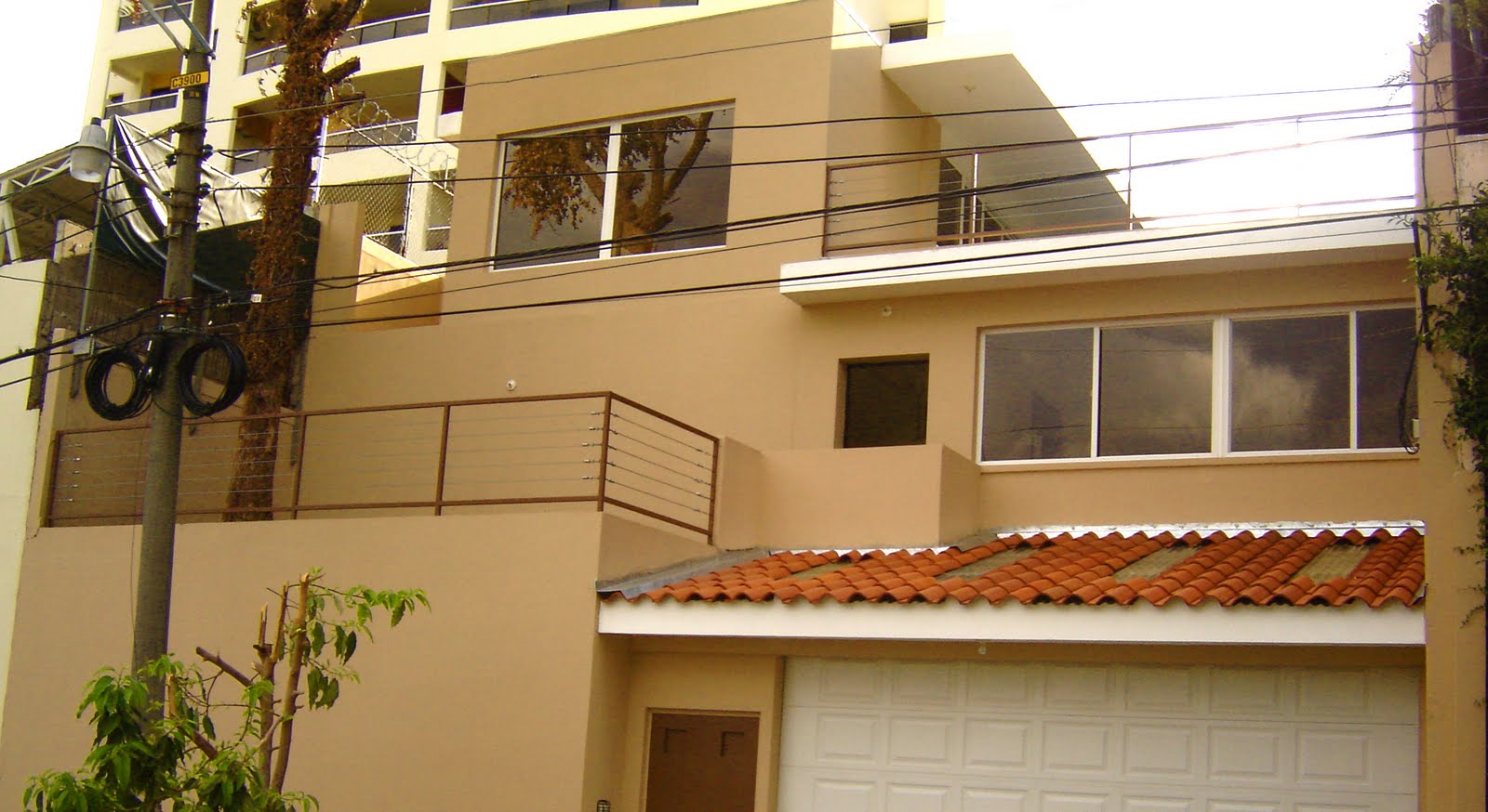 BIENES RAÍCES EN EL SALVADORARRIAZA VEGA Casa en venta en Colonia