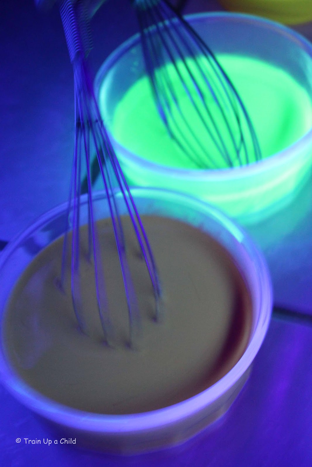 Glowing JELLO Experiment Learn Play Imagine
