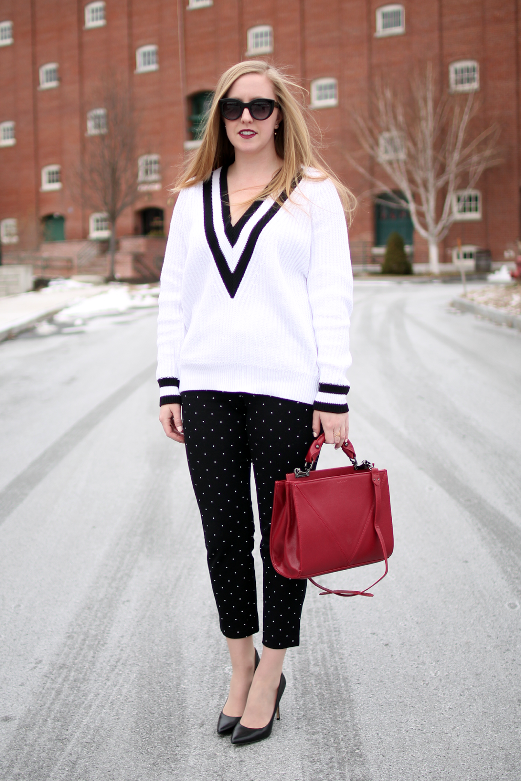 nordstrom trouve cricket v-neck sweater, blogger style, boston blogger, nordstrom savvy, black and white outfits