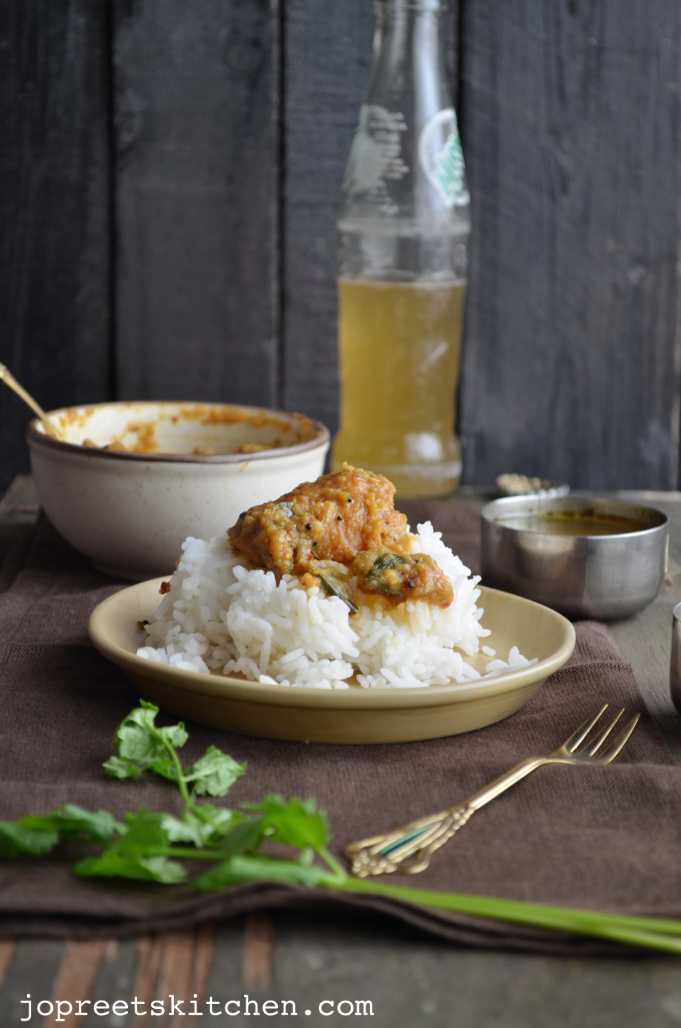 Garlic Chicken Curry / Poondu Kozhi Kuzhambu Jopreetskitchen