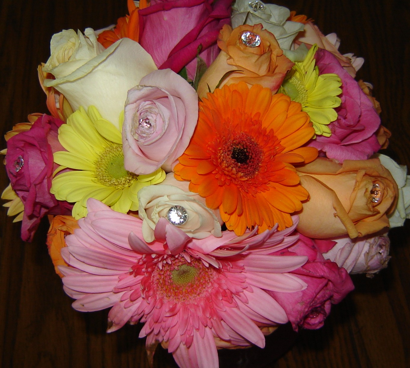 Gerber+daisies+and+roses