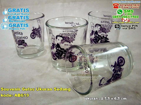 Souvenir Gelas Medium