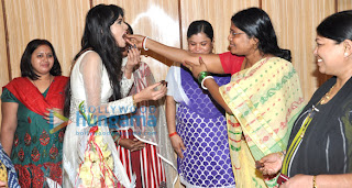 Sherlyn Chopra celebrates her birthday with Sex workers at Kamathipura