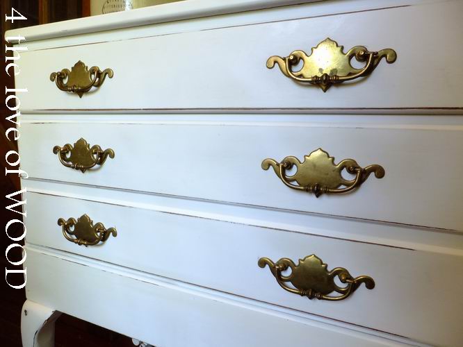 4 the love of wood ADDING LONG LEGS white annie sloan chest