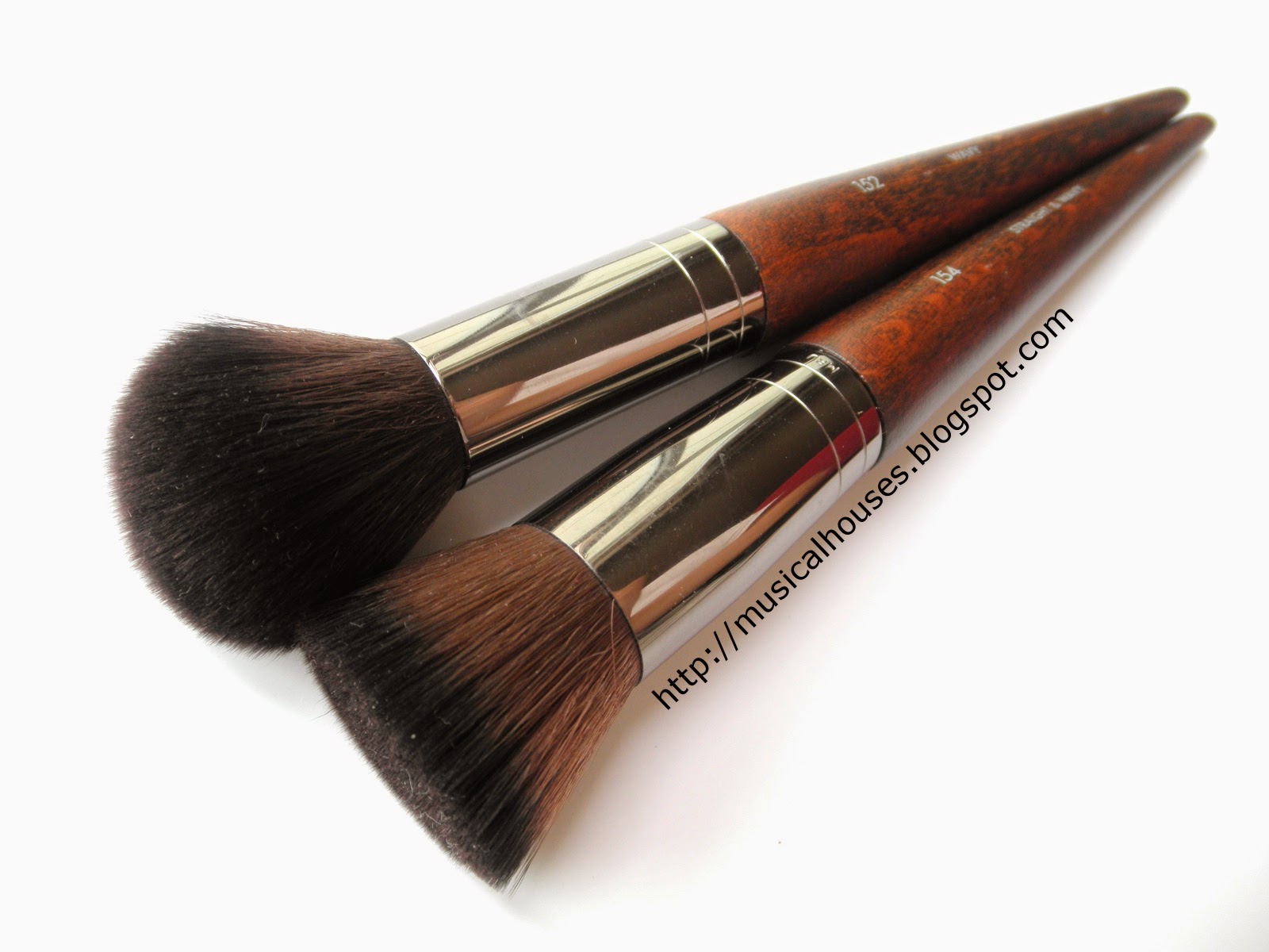 MUFE Blush & Highlighter Brushes Review & Comparison Buffer Blush