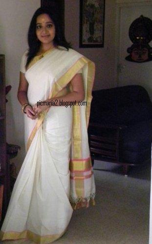 mallu malayalam actress chandra lakshman  hot rare claeavage show pic 