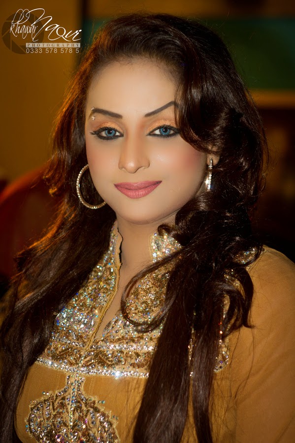 Pakistani Hot Mujra: Download Nida Chaudhary full hot Nanga mujra Party