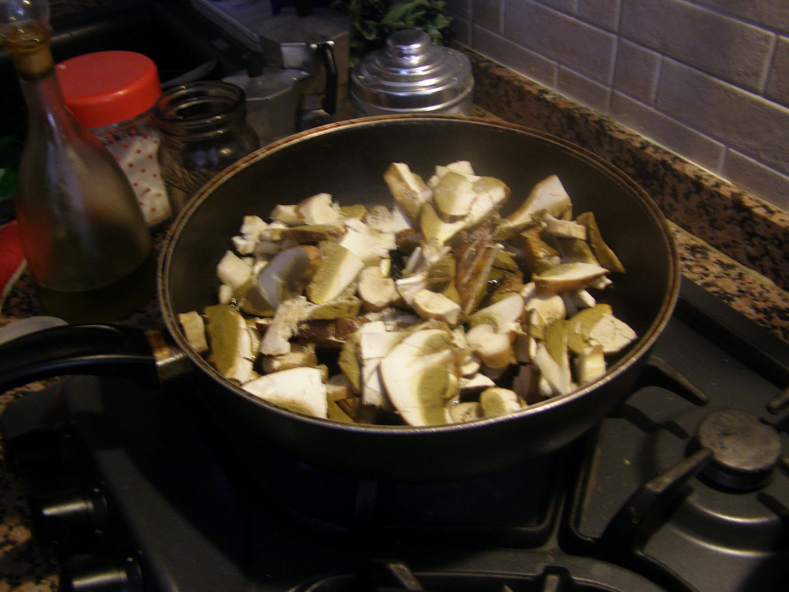 Le Ricette dei 5 Mondi CROSTINI AI FUNGHI PORCINI E SCAMORZA
