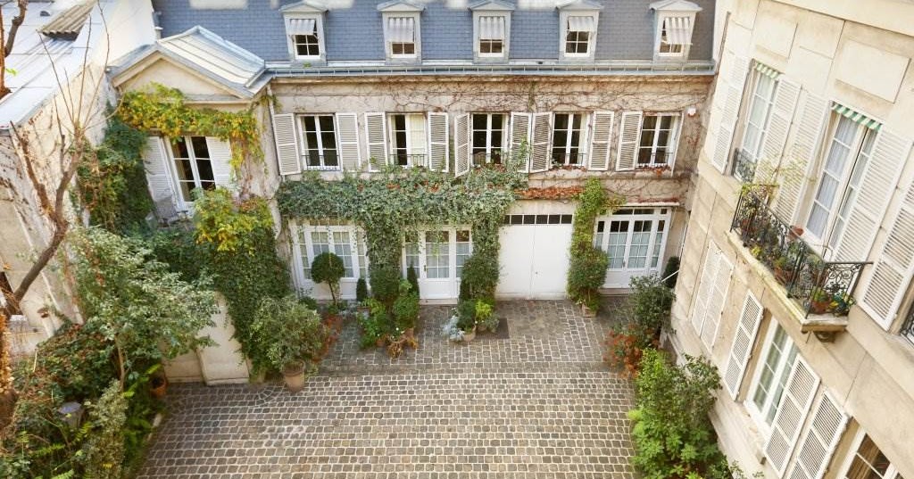 PersiguiendoaEva Una casa de Paris........