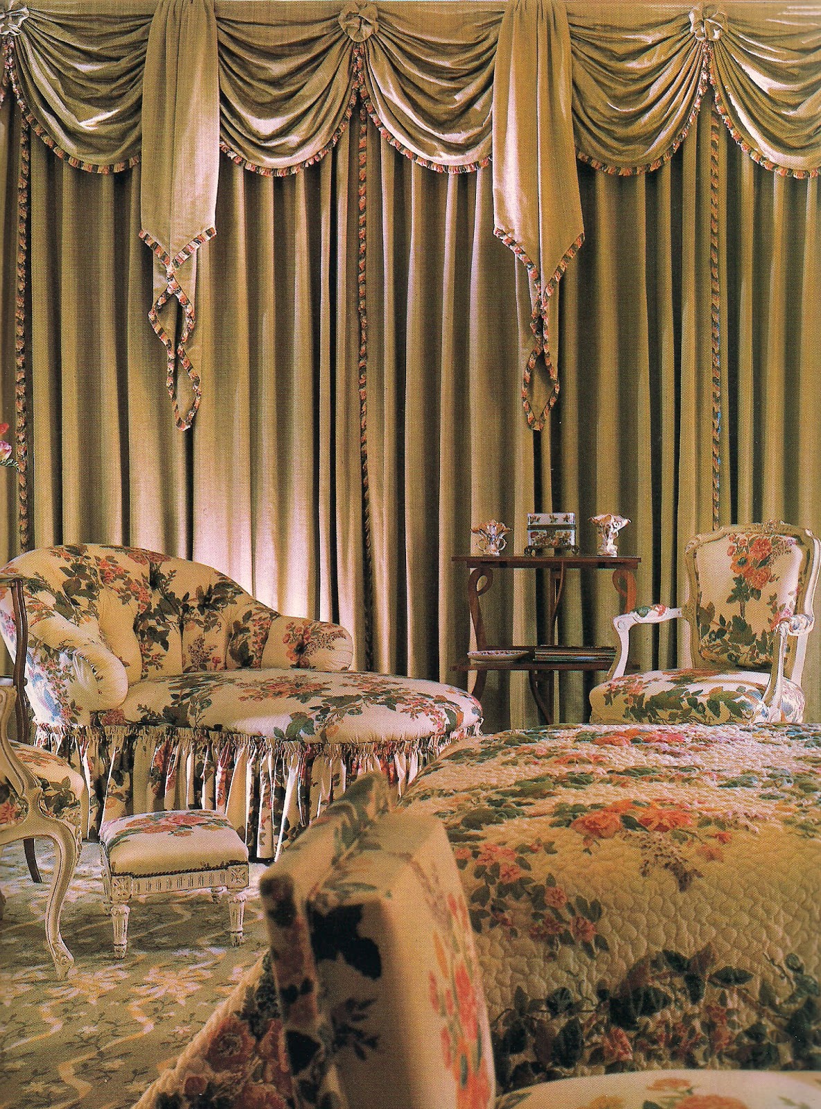 The Devoted Classicist Mark Hampton and the Single Fabric Scheme