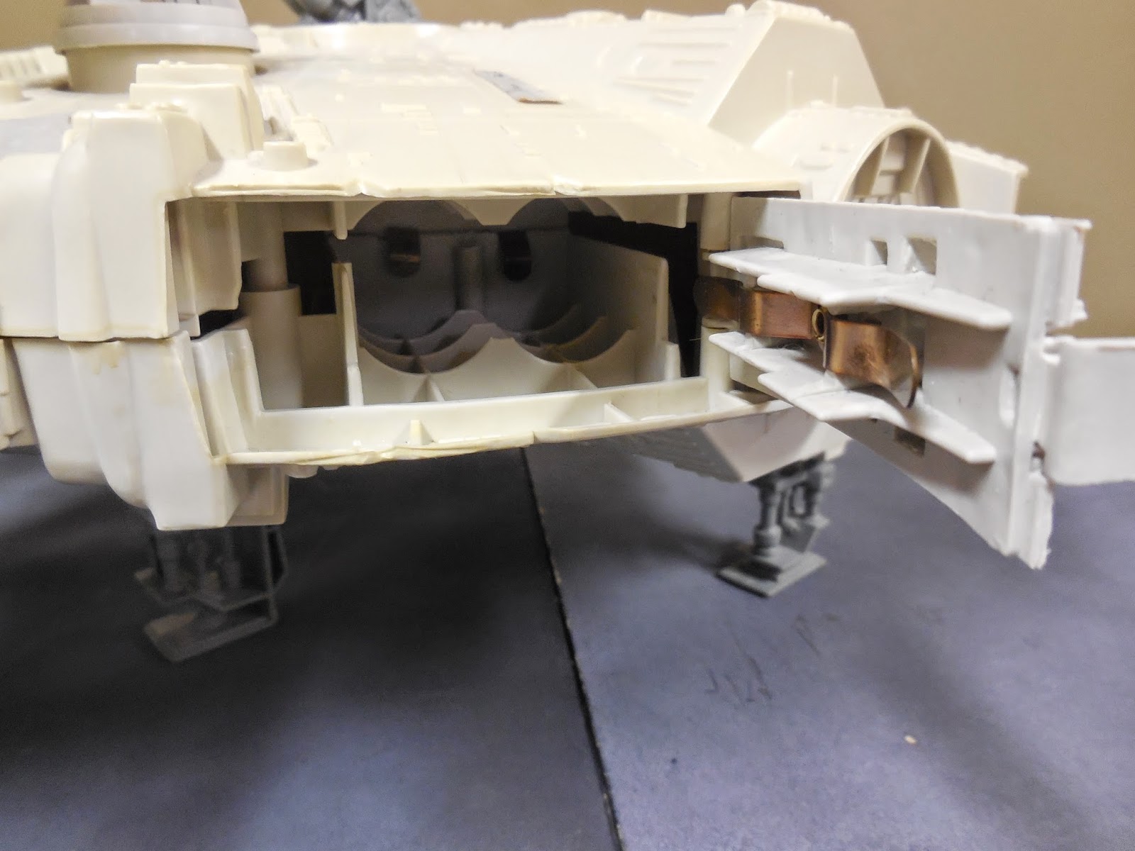 Vintage Kenner Star Wars Toys Millennium Falcon Spaceship (Kenner Canada)