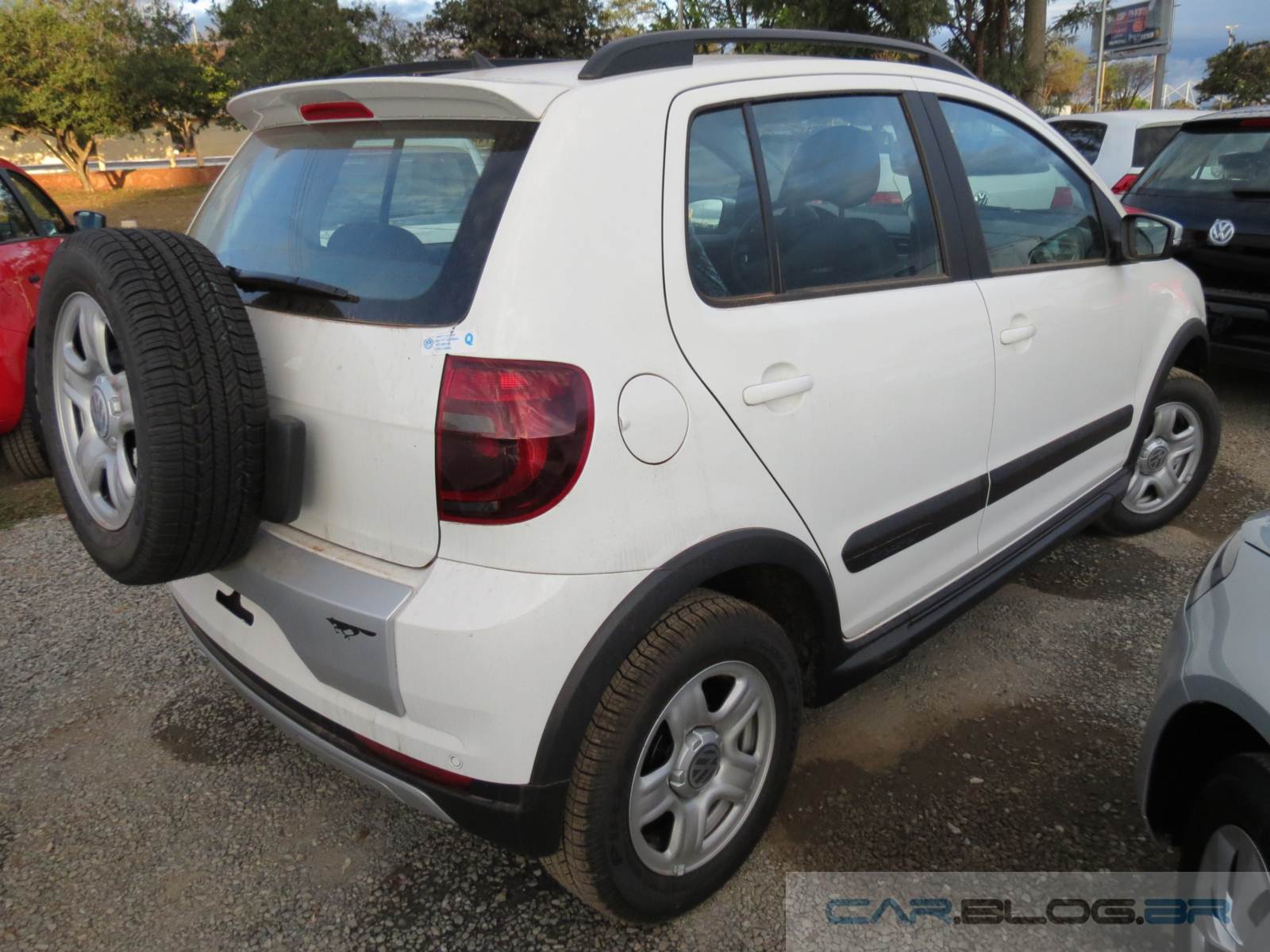 Preço dos carros no Brasil - Página 8 VW-CrossFox-2014-basico+(4)