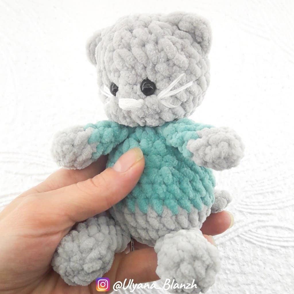 Вязаный котенок амигуруми Вязаный котенок амигуруми