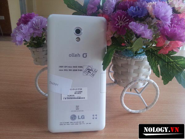mặt sau của LG Optimus GK mặt sau của LG Optimus GK